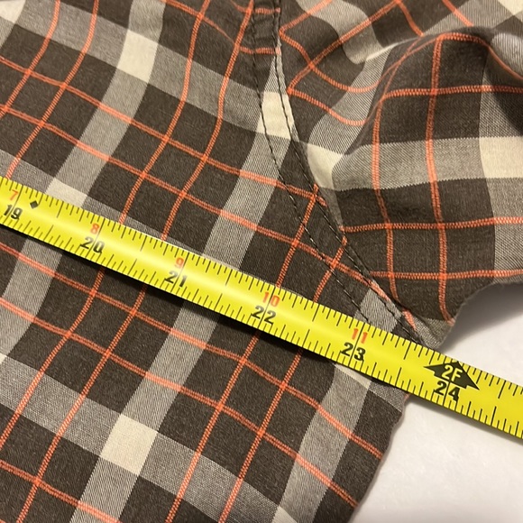 VOLCOM SHORT SLEEVED BUTTON UP SHIRT (XL) - Picture 10 of 16